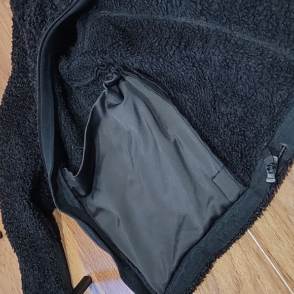 Mountain Hardware Poodle Monkey Fleece Jacket - Picture 16 of 16